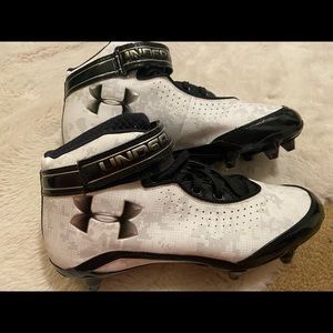 Under Armour Men’s Football Cleats, 13.5. New, never played in.